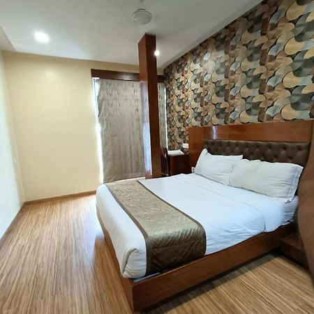 Hotel A Suites Bombaj Exteriér fotografie